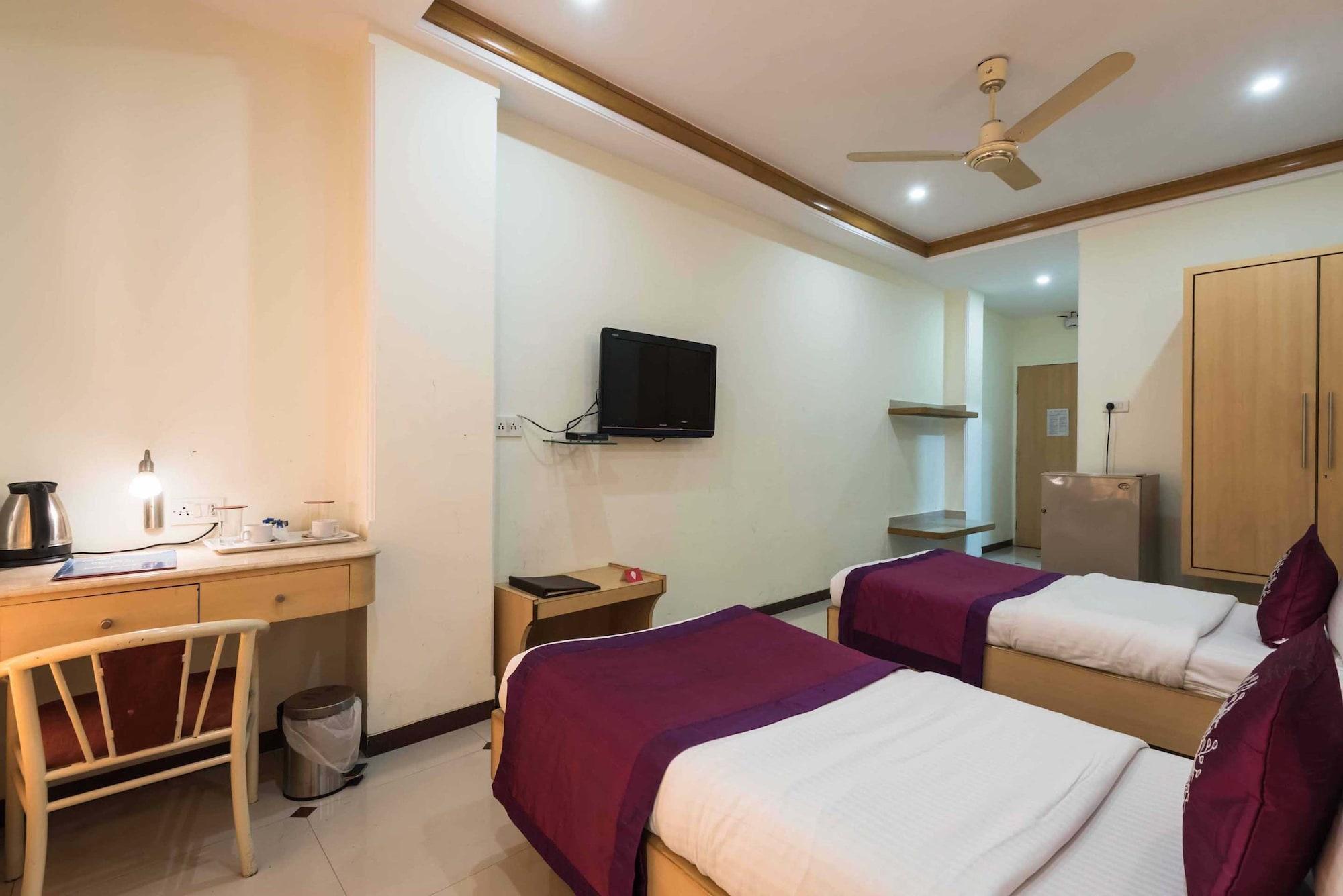 Hotel Godwin - Colaba Bombaim Exterior foto