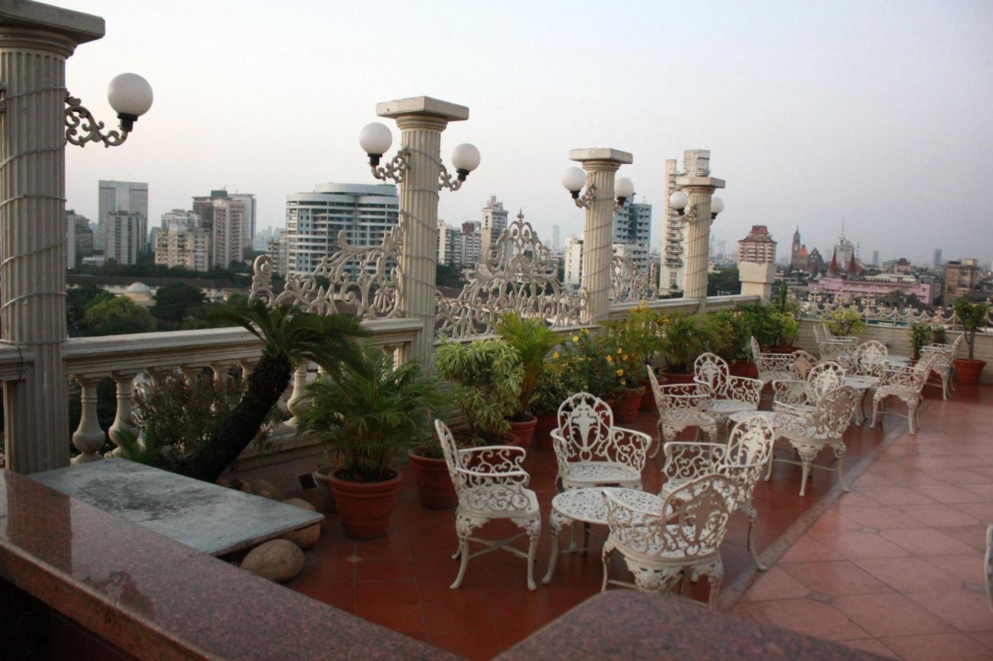 Hotel Godwin - Colaba Bombaim Exterior foto