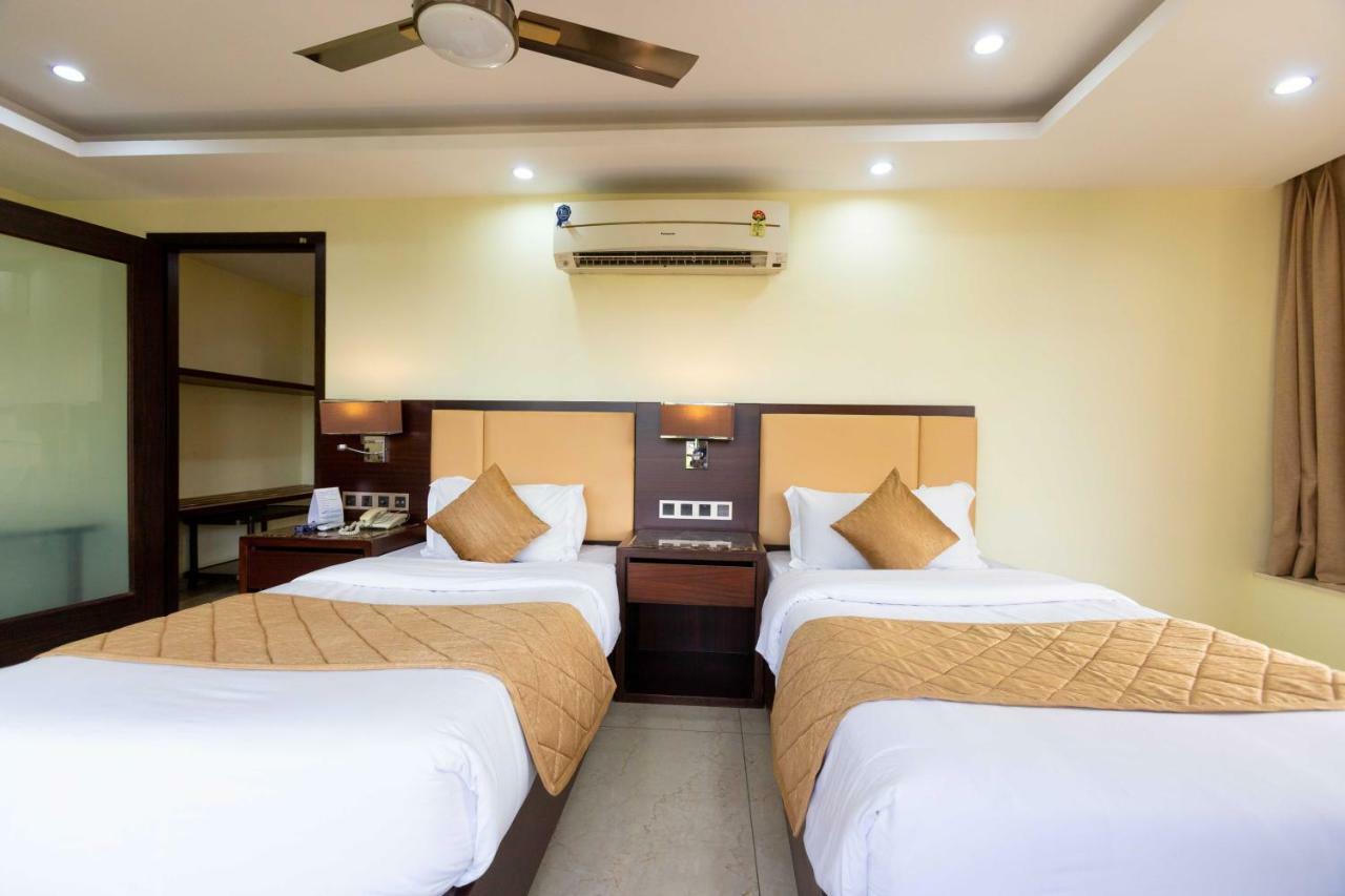 Hotel Godwin - Colaba Bombaim Exterior foto